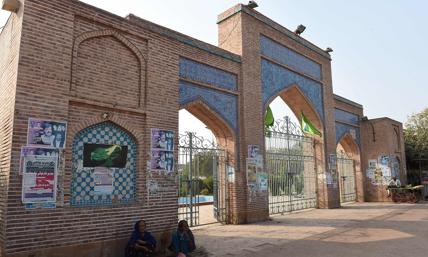 Shah Jahan Mosque Image 1